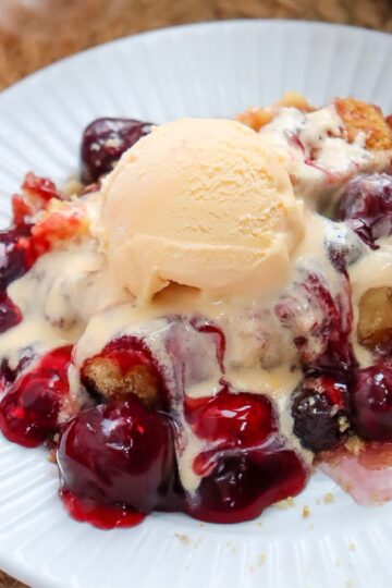 Old Fashioned Cherry Dump Cake