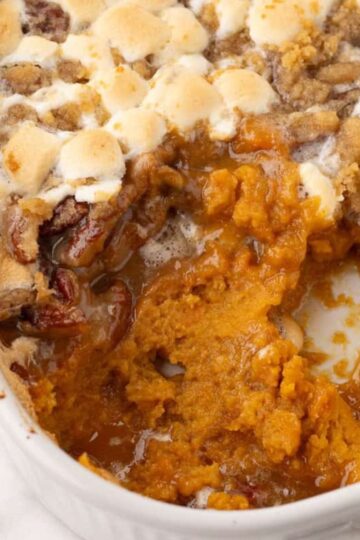 featured close up of easy canned sweet potatoes and marshmallows casserole