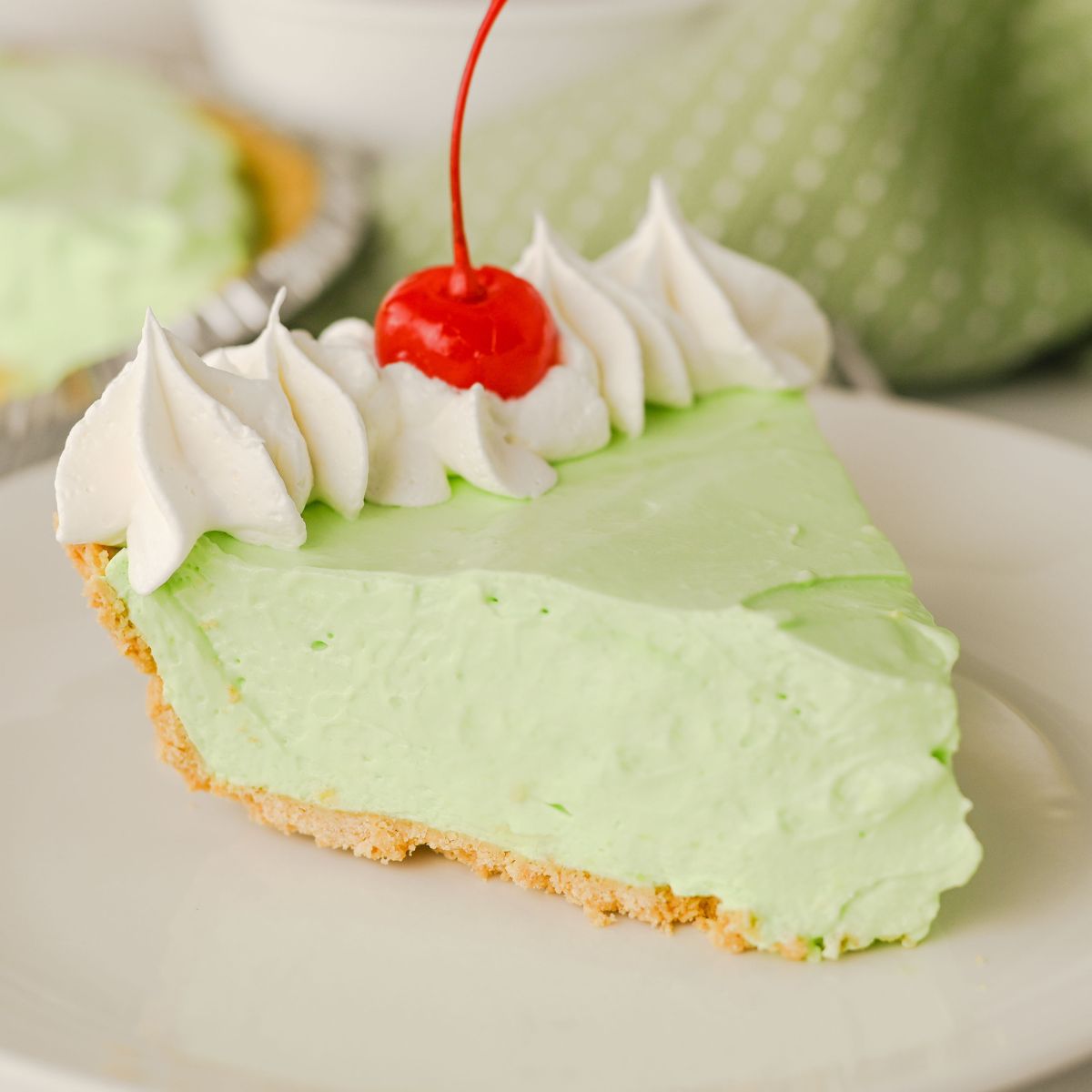 Easy No Bake Mint Pie (Shamrock Shake Pie)