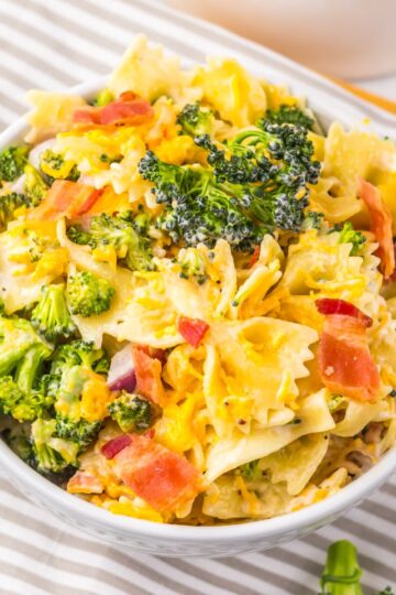 Easy Broccoli Cheddar Pasta Salad